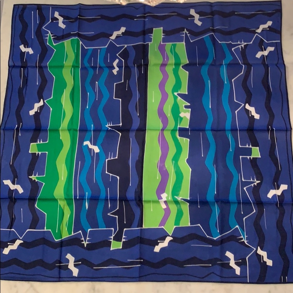 Unused large Oscar de la Renta Accessory Street